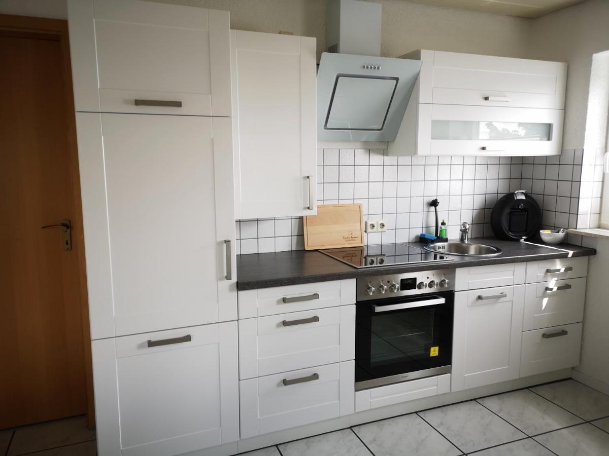 Familienfreundliche Ferienwohnung Mit Wohlfuehlbalkon Und Kostenlosem Parkplatz Nahe Messe Und Bodensee メッケンベウーレン エクステリア 写真