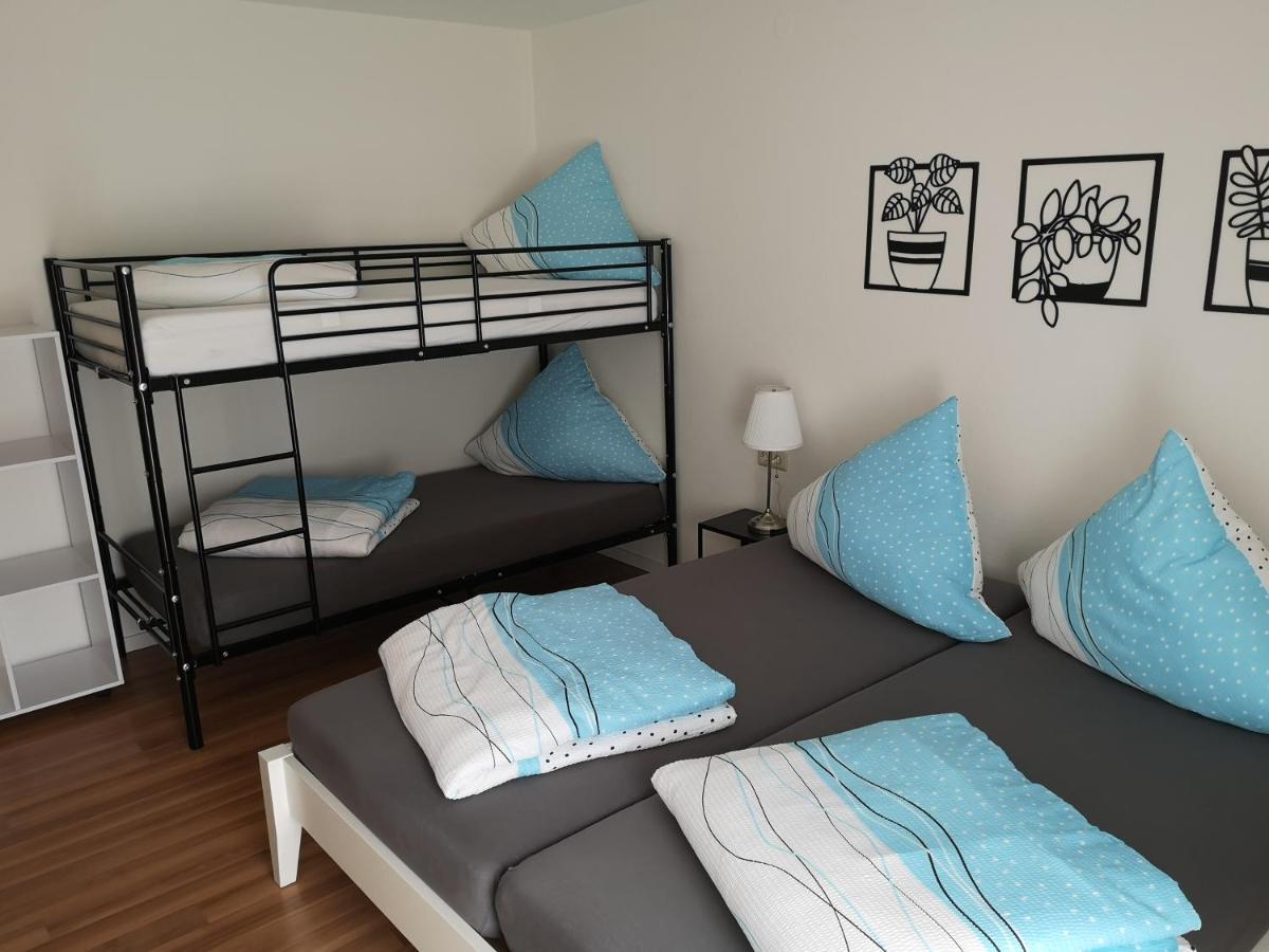 Familienfreundliche Ferienwohnung Mit Wohlfuehlbalkon Und Kostenlosem Parkplatz Nahe Messe Und Bodensee メッケンベウーレン エクステリア 写真