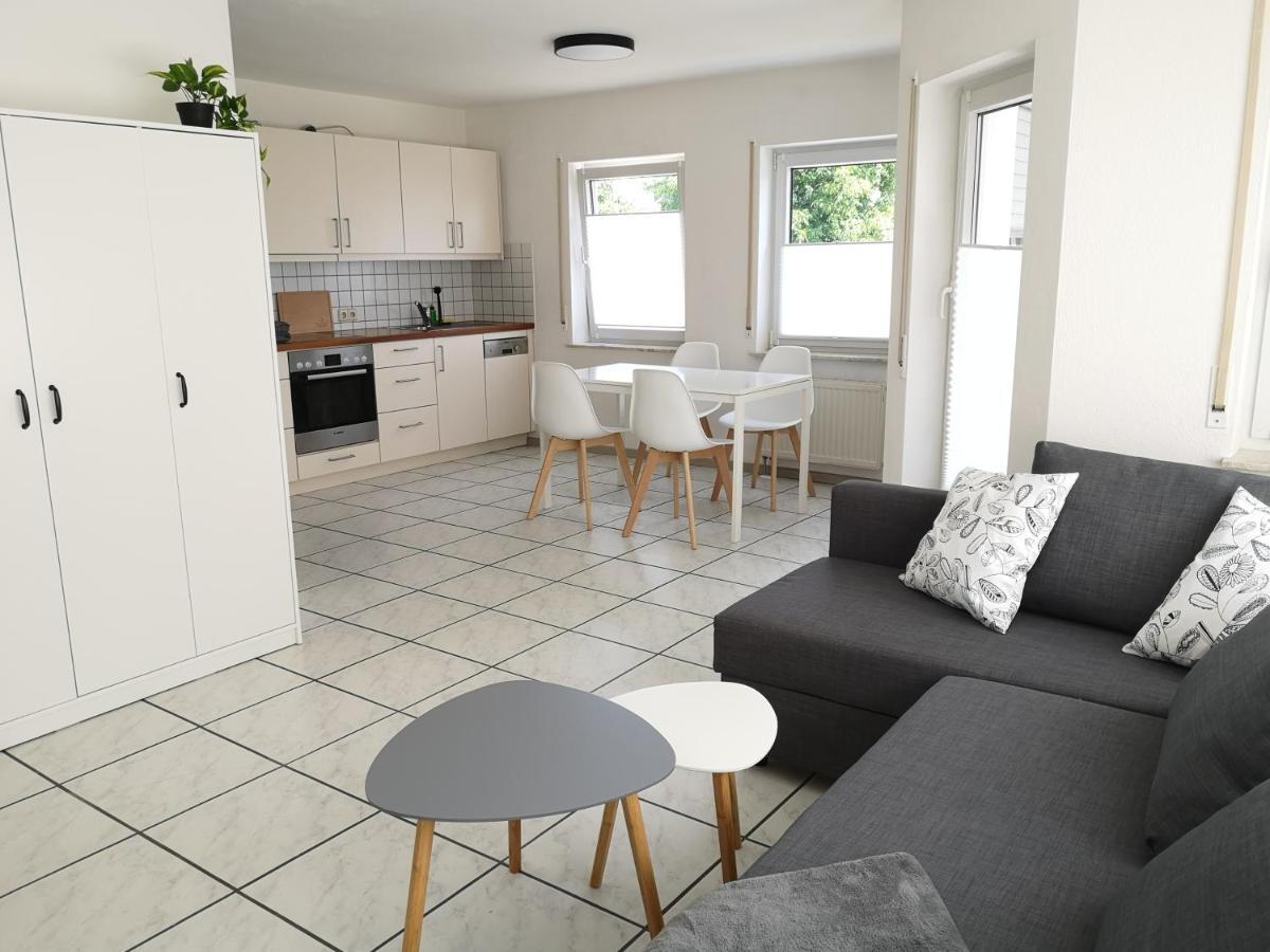 Familienfreundliche Ferienwohnung Mit Wohlfuehlbalkon Und Kostenlosem Parkplatz Nahe Messe Und Bodensee メッケンベウーレン エクステリア 写真