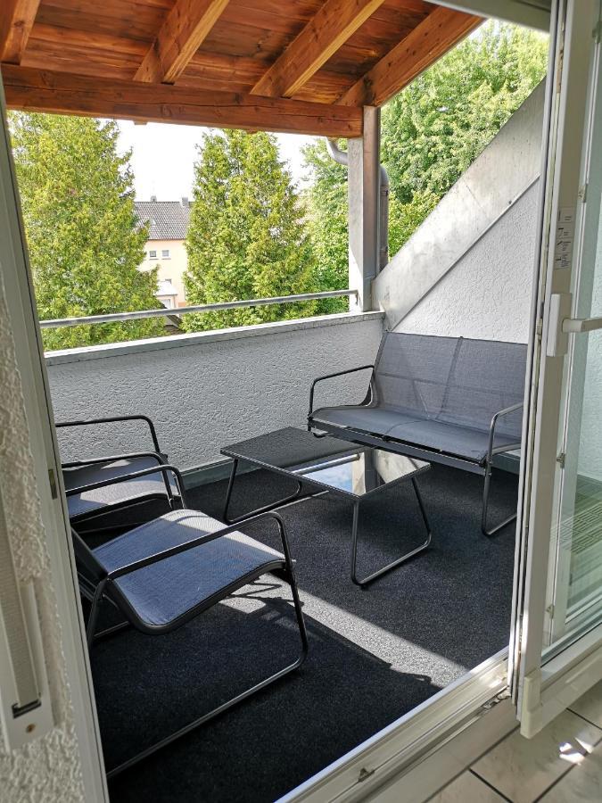 Familienfreundliche Ferienwohnung Mit Wohlfuehlbalkon Und Kostenlosem Parkplatz Nahe Messe Und Bodensee メッケンベウーレン エクステリア 写真